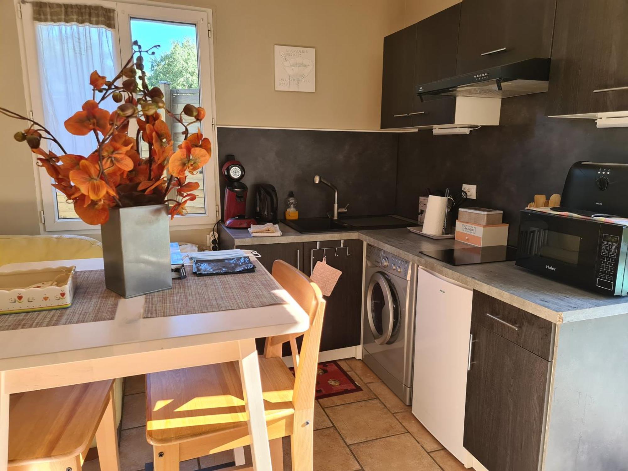 Appartements Dans Villa Privee Avec Piscine, Jardin, Parking Clos, Wifi, Climatisation Meyreuil Exterior foto