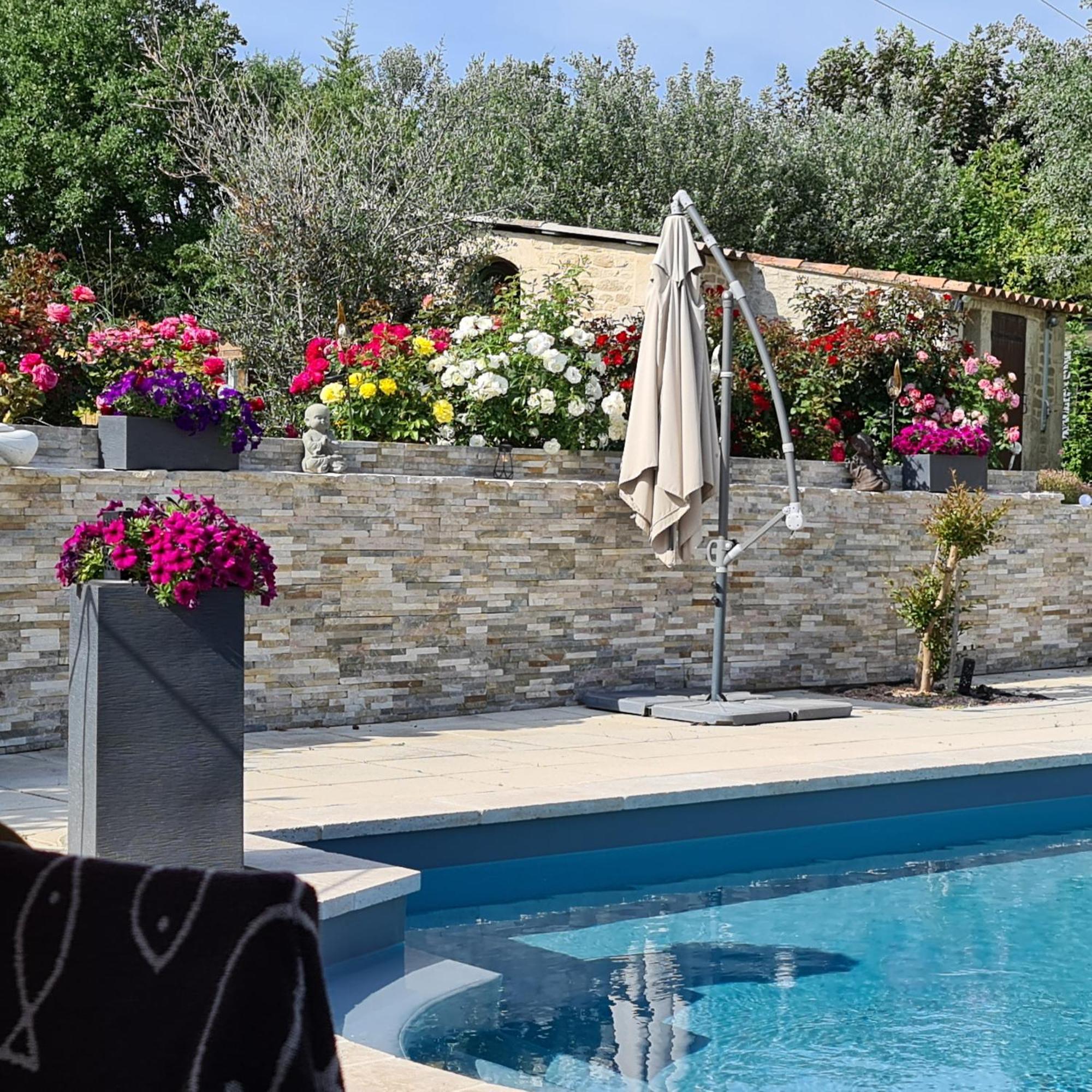 Appartements Dans Villa Privee Avec Piscine, Jardin, Parking Clos, Wifi, Climatisation Meyreuil Exterior foto