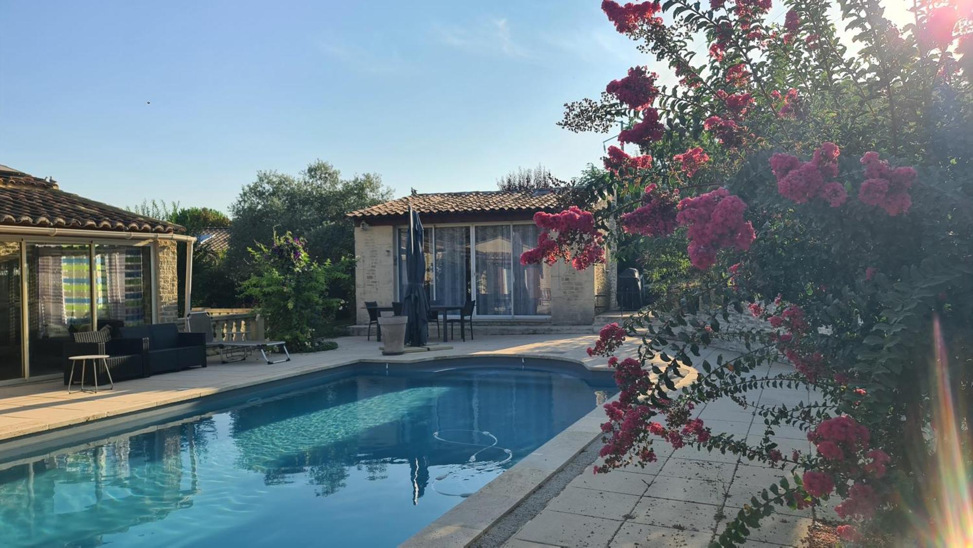 Appartements Dans Villa Privee Avec Piscine, Jardin, Parking Clos, Wifi, Climatisation Meyreuil Exterior foto