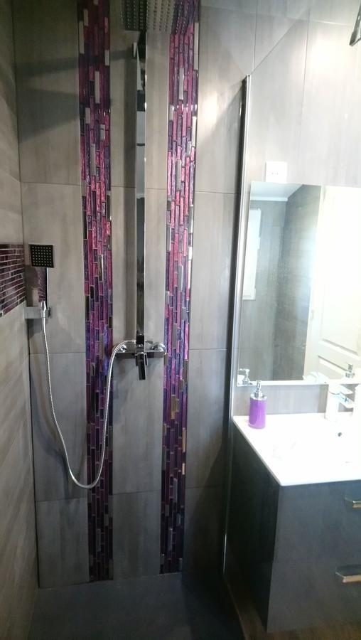 Appartements Dans Villa Privee Avec Piscine, Jardin, Parking Clos, Wifi, Climatisation Meyreuil Exterior foto